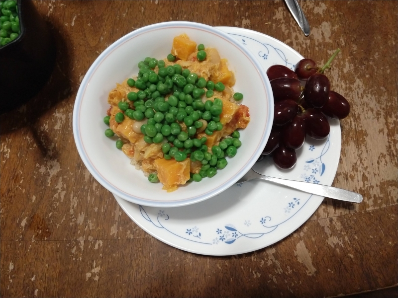 Quick-pea curry over quinoa with grapes